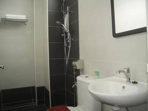 L Hotel
