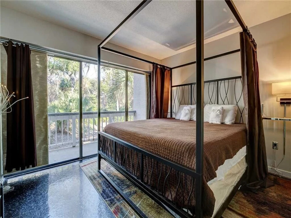 5301 Treetops - Two Bedroom Condo