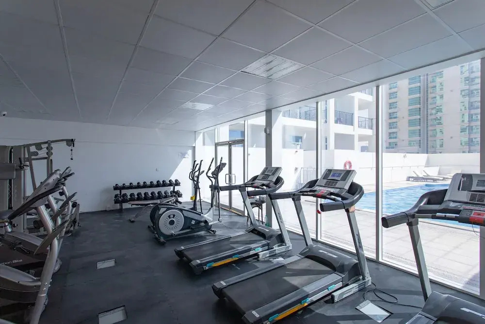Lively apt near Dubai Sports City