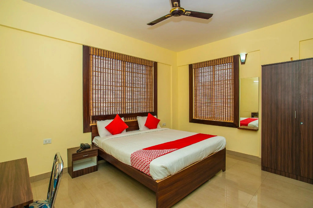 OYO 23627 Grand Residency
