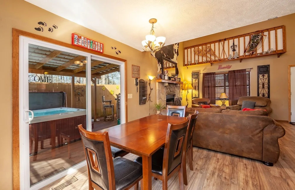 Bearfootin' 3 Bedroom Cabin by RedAwning