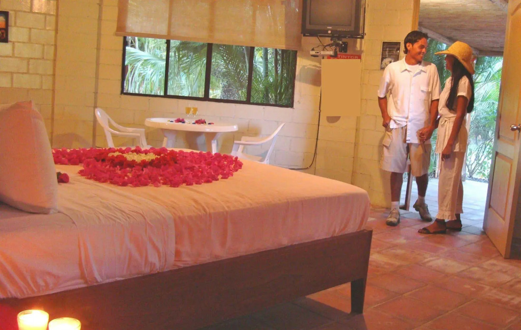 Las Hojas Resort & Beach Club