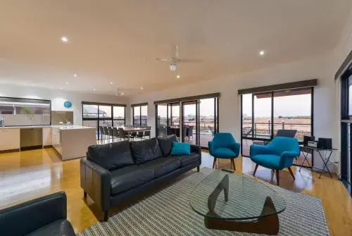 8 Kestrel Place