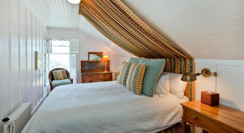 Sea View Inn - Carmel