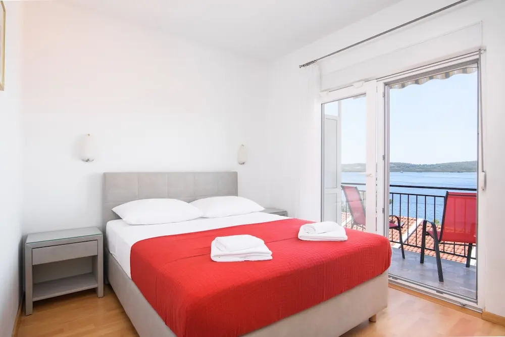 A1-apt w. Shared Pool & Balcony,next to the Beach
