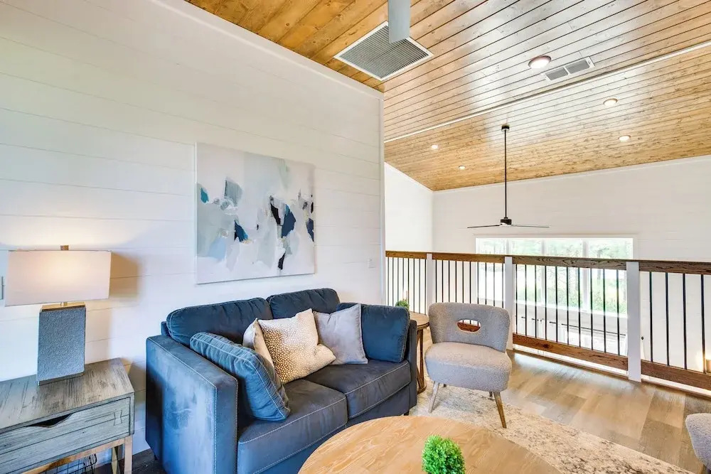 Luxe Broken Bow Cabin: Hot Tub & Outdoor Fireplace