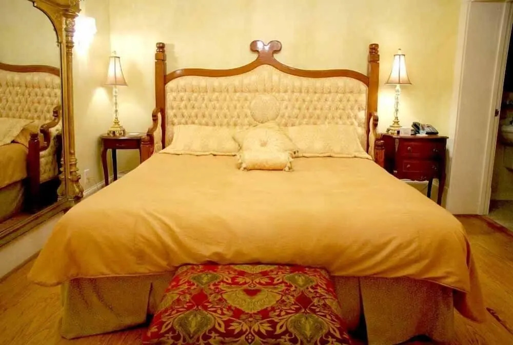 The Hotel Magnolia