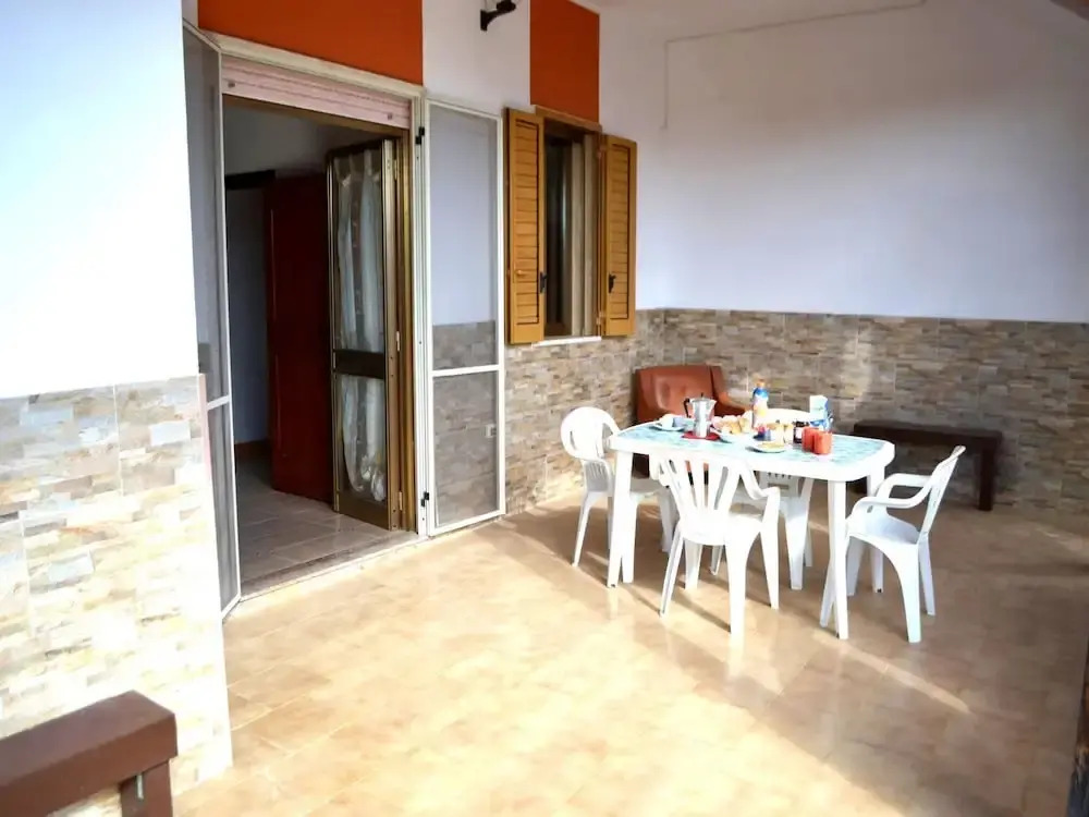 Tanoshii Holiday Home on the Ground Floor With Outdoor Space and Parking Space