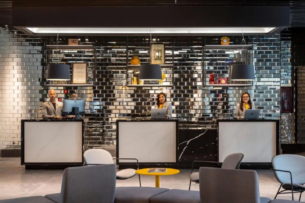 Ola Santiago Providencia, Tapestry Collection by Hilton