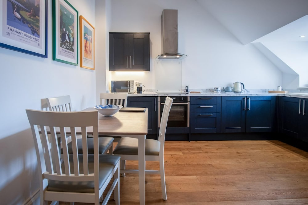 Captains Lookout - 1 Bedroom Apartment - Tenby