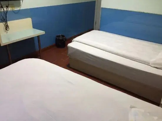 Yihong Hostel