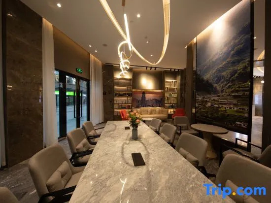 Atour Hotel Wuhan Guanggu Qingnianhui JinRongGang