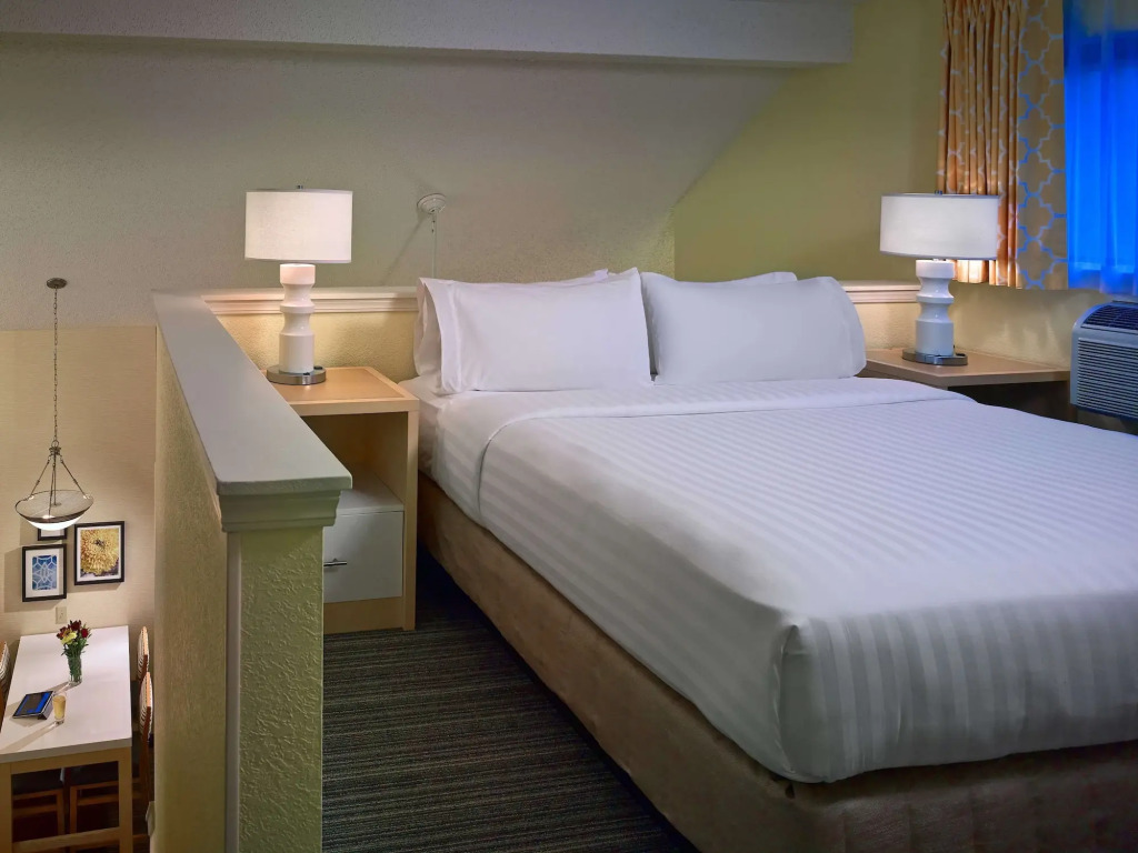 Sonesta Simply Suites Cleveland Westlake