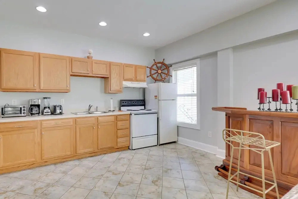 1 Mi to Boardwalk: Carolina Beach Retreat w/ Patio