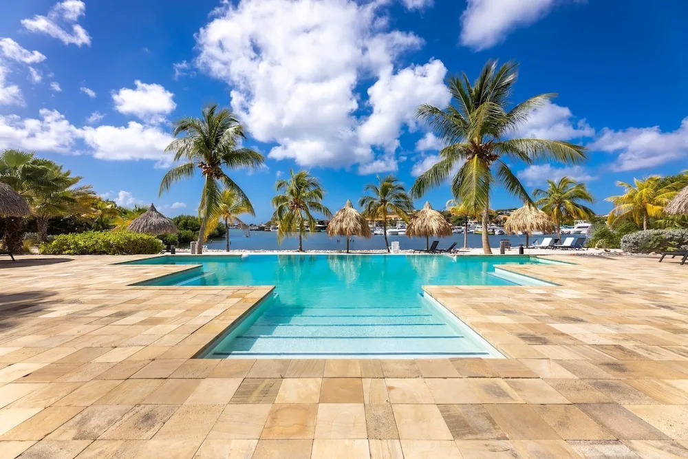 Stylish Apartment With Pool Near Jan Thiel Beach