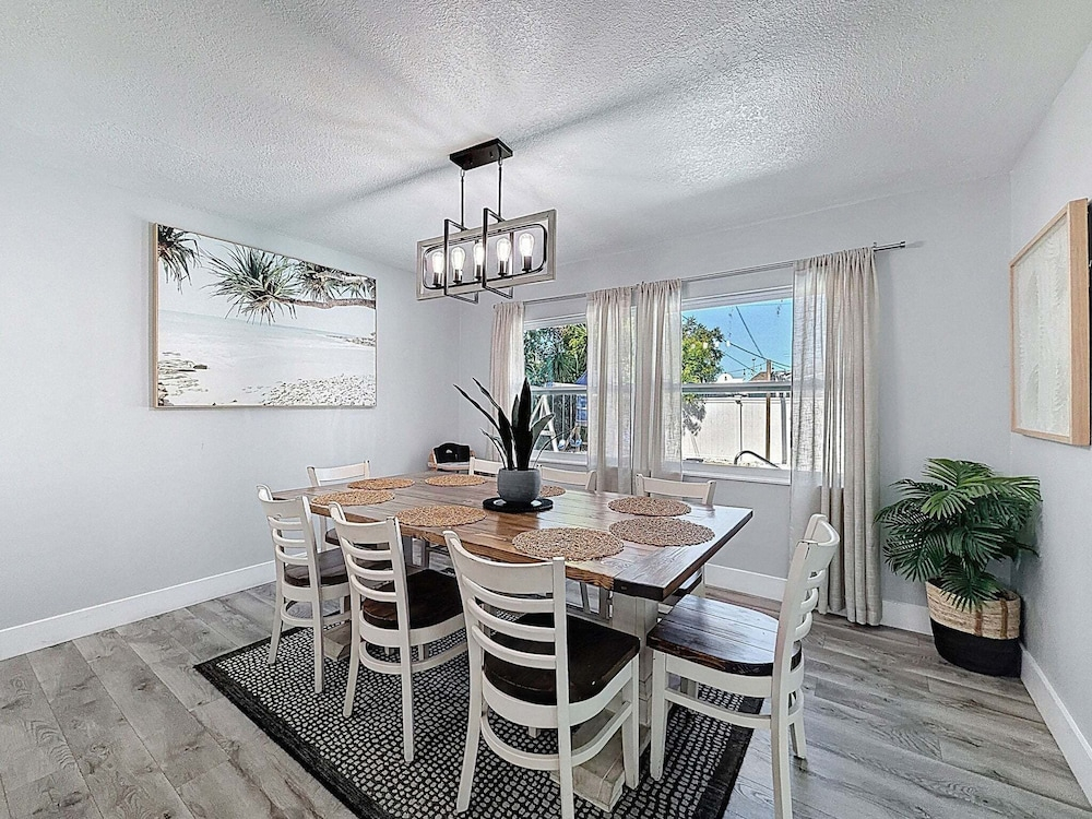 3485 Floral Drive SE