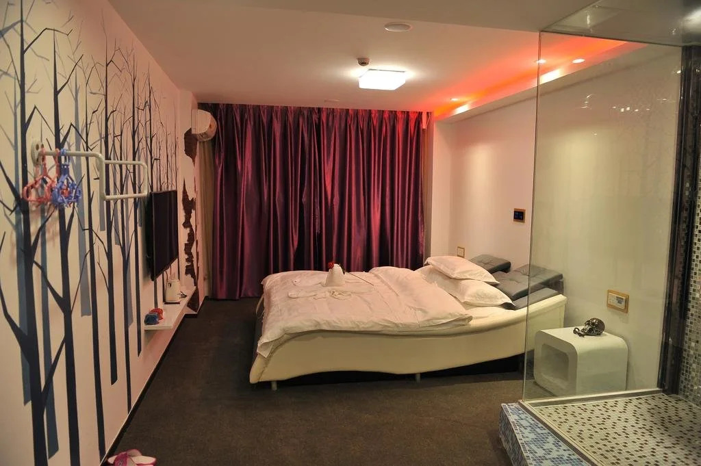 Eaka Hotel