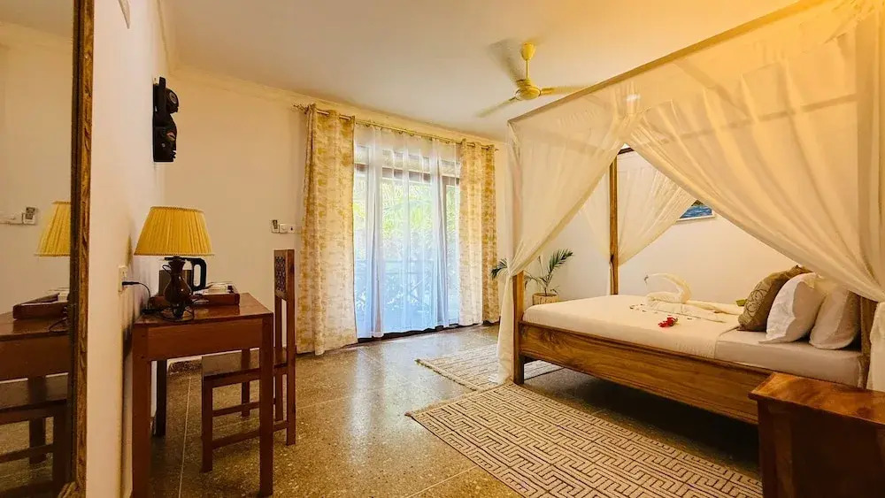 Moya Beach Hotel