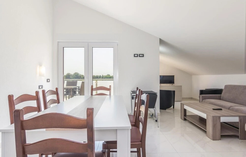 Nice Home in Funtana With Wifi and 3 Bedrooms