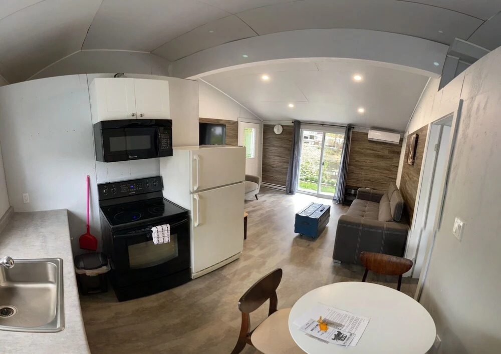 Harrison Lake Cottages