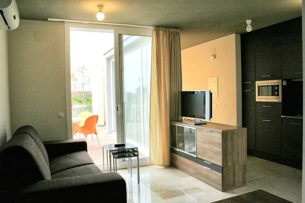 La Escala Apartment Near Beach for 3