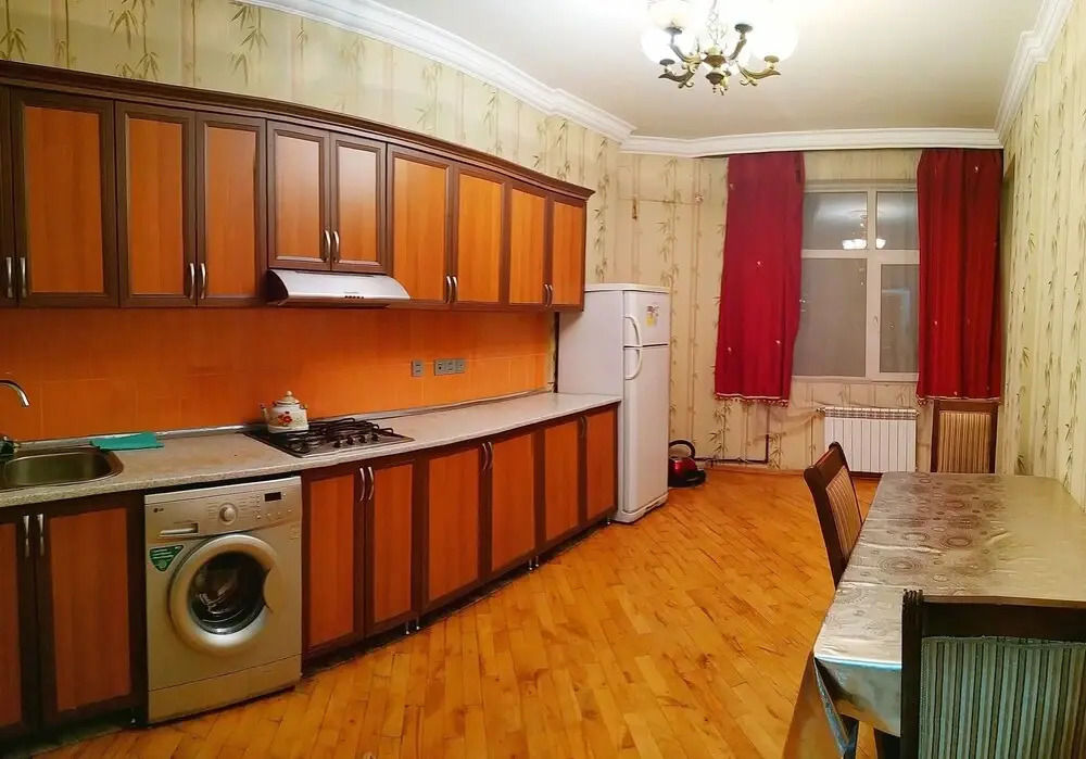 Туристические апартаменты в Баку, B015