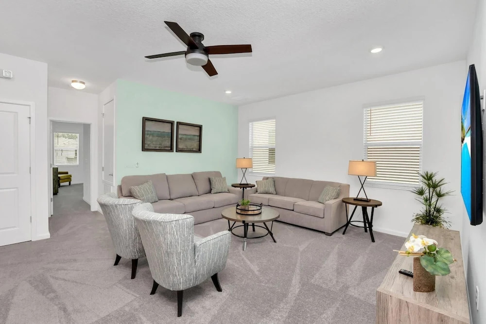 Stunning 9BR Home - Family Resort With Private Pool Hot Tub and Games