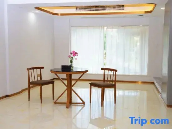 LanOuShangPin Hotel (Funing Development Zone Avenue Xiangyang East Road)