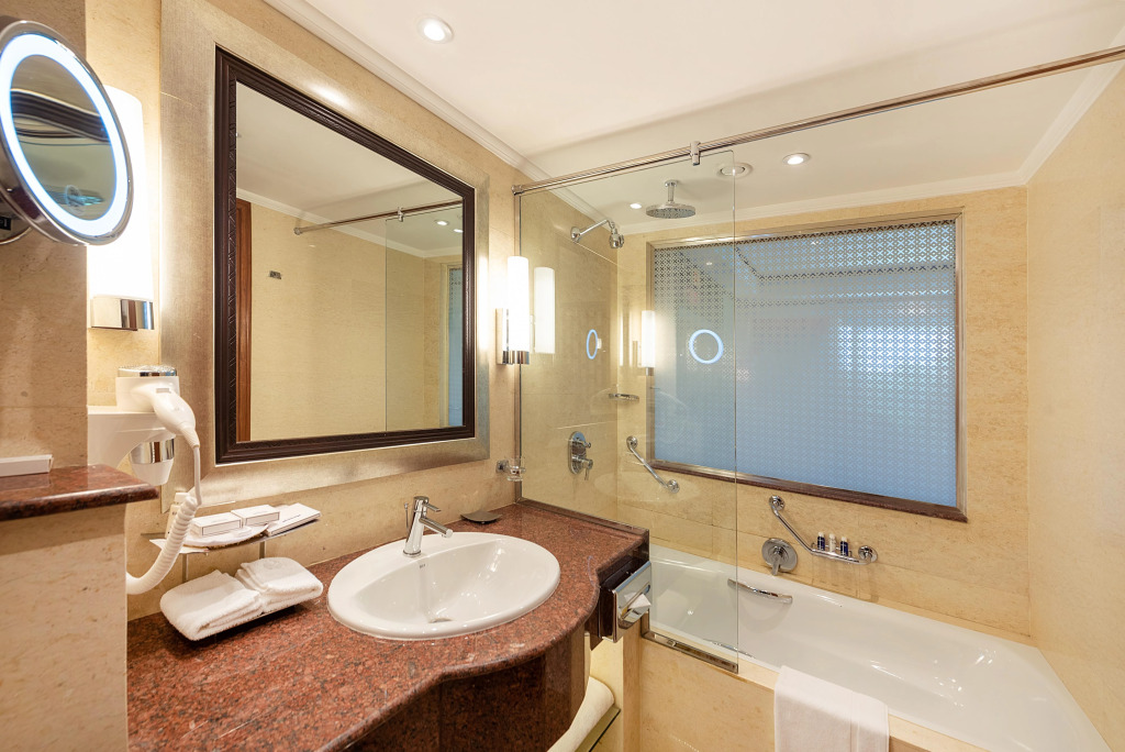 Отель Nairobi Serena