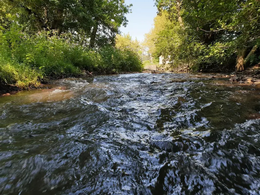 Riverside Cabin - Sleeps 2 - HotTub - Parking
