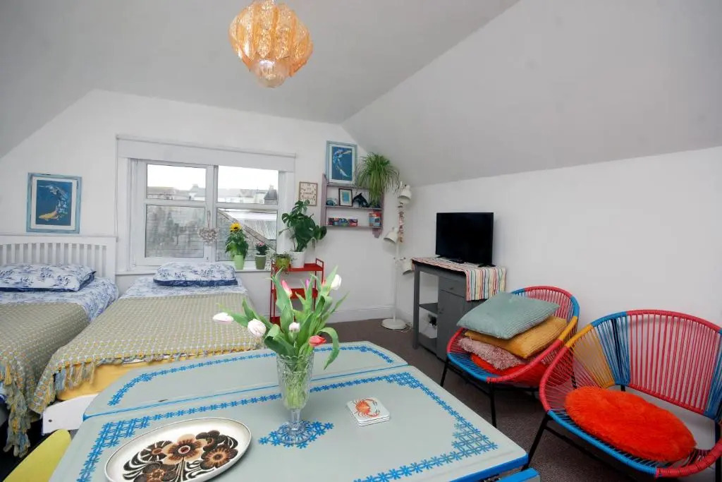 Enjoy Ventnor 2, Pier Street, Wightlink offer