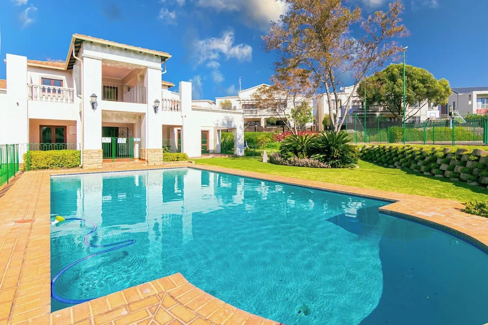 3 bed Cluster Home in Sandton
