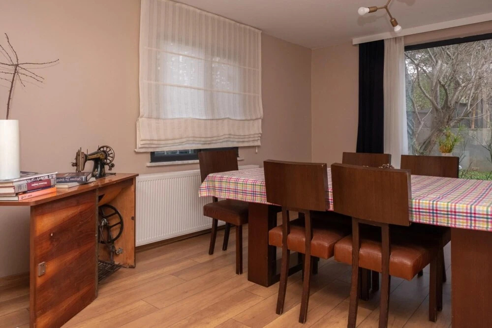 Peaceful Detached House With Garden in Besiktas