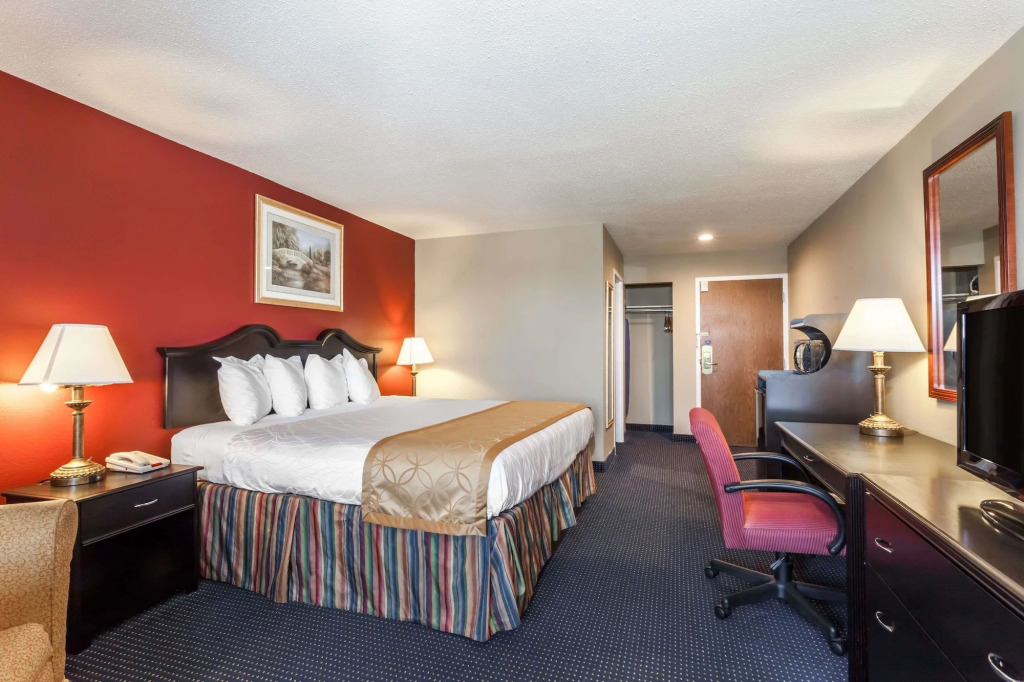 Apm Inn & Suites