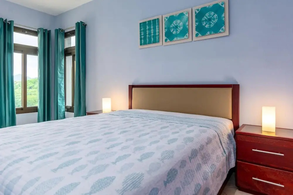 2 Bedroom Ocean-View Condo with Pool