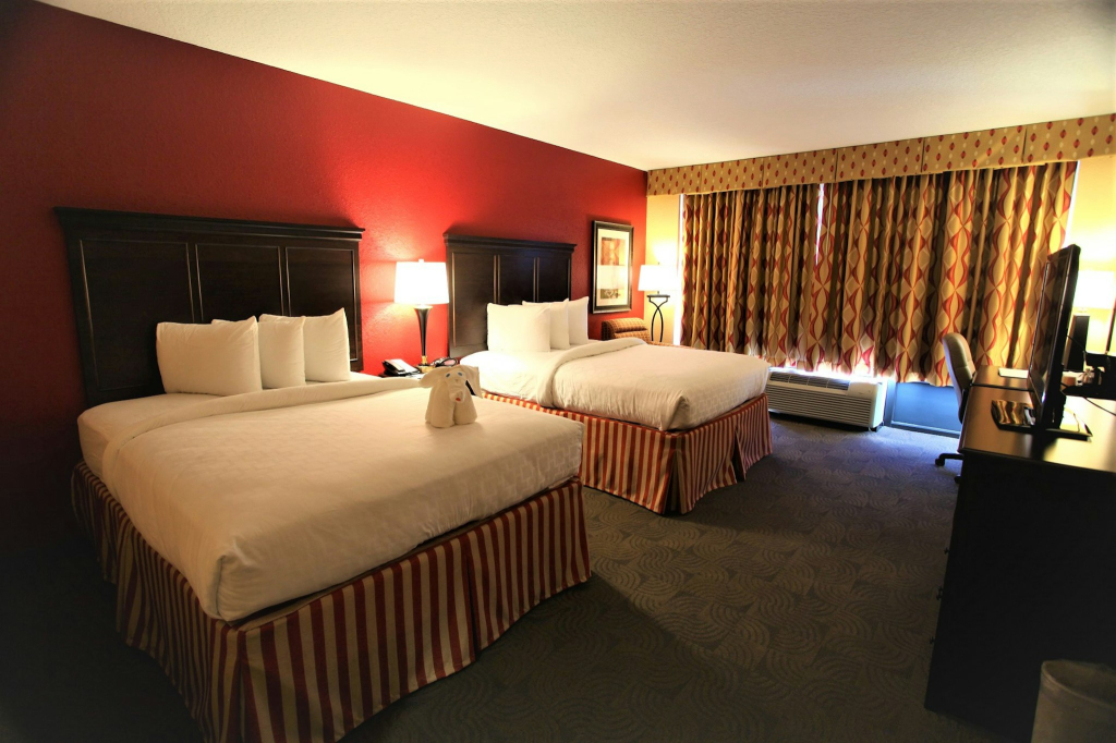 Pier House 60 Clearwater Beach Marina Hotel