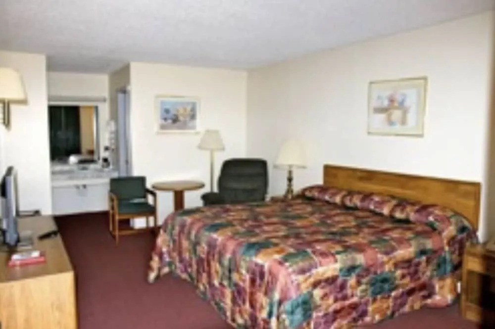 Limetree Inn & Suites