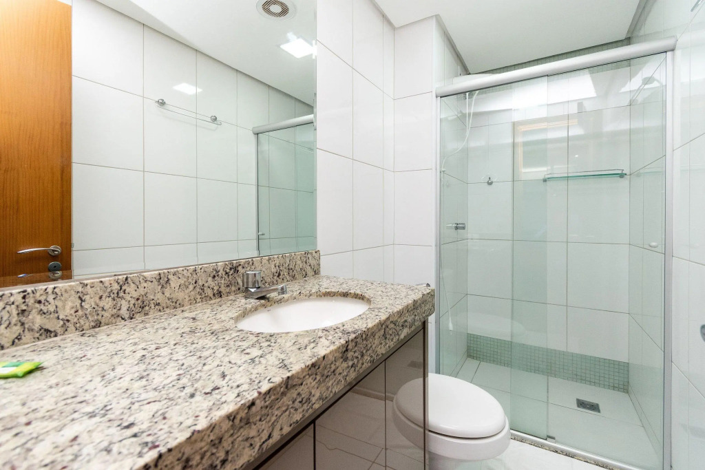 Flat completo - andar alto - Setor Bueno - Ed The Expression - WI-fi - Garagem - TH2205