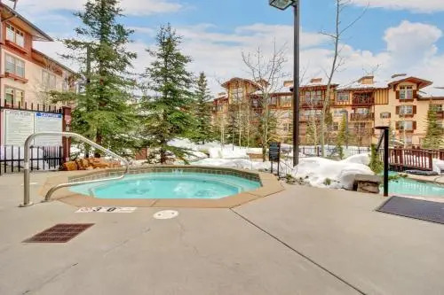 Powderhorn Lodge 107: Columbine Suite