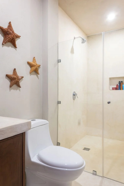 Enchanting 4 Bedroom PH With Beach Front