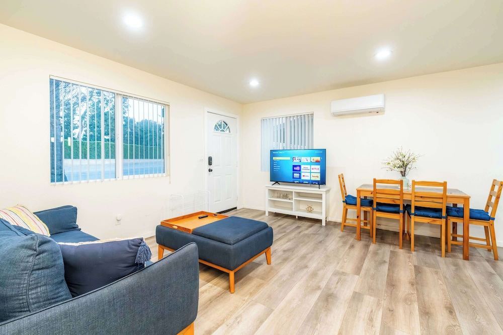 Cozy Glendora Home Walk to Route66 Near Disneyland