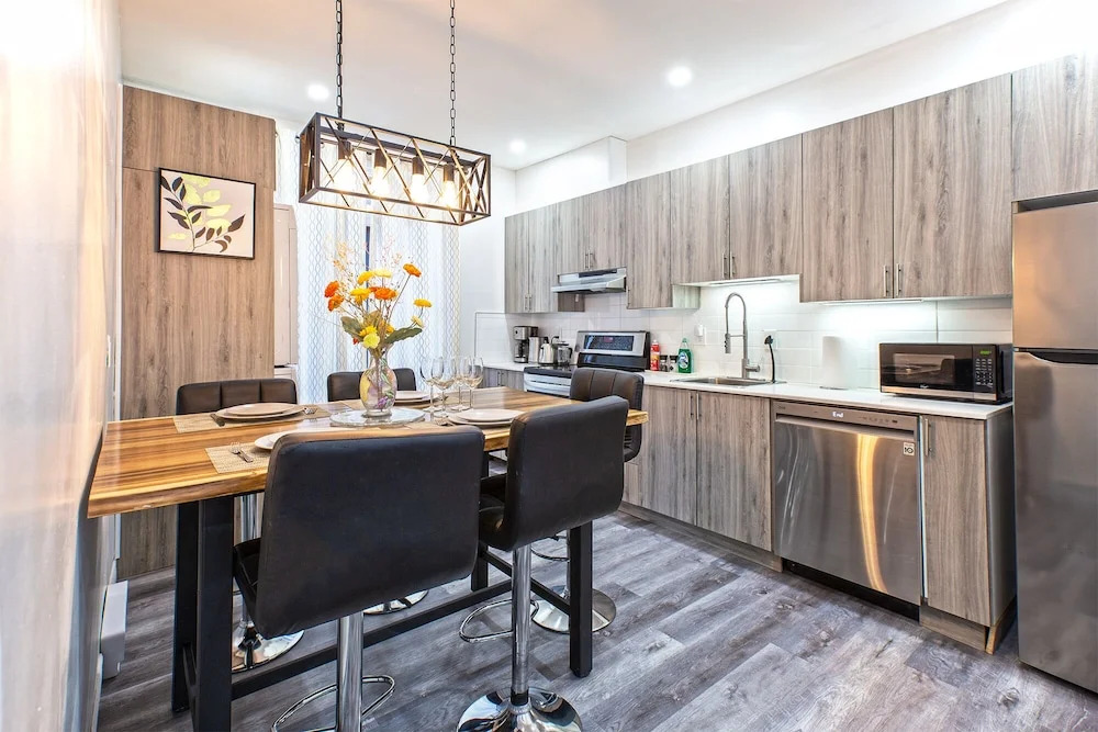 Lovely Condo near Dtown Montreal- 4404