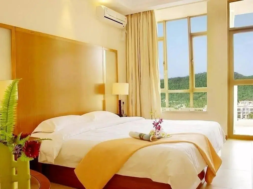 Century Landscape Hotel at Fenghuang Road