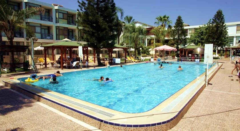 Ron Beach Hotel