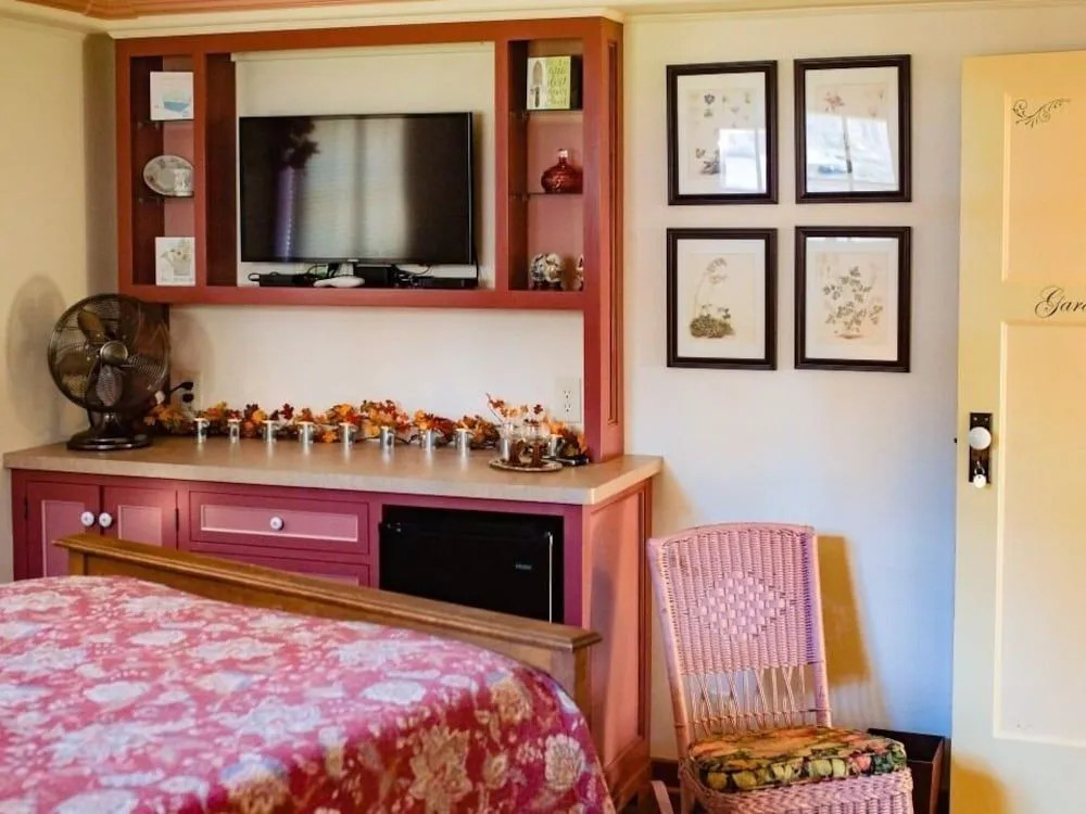 Kettle Moraine Cottage Bed & Breakfast