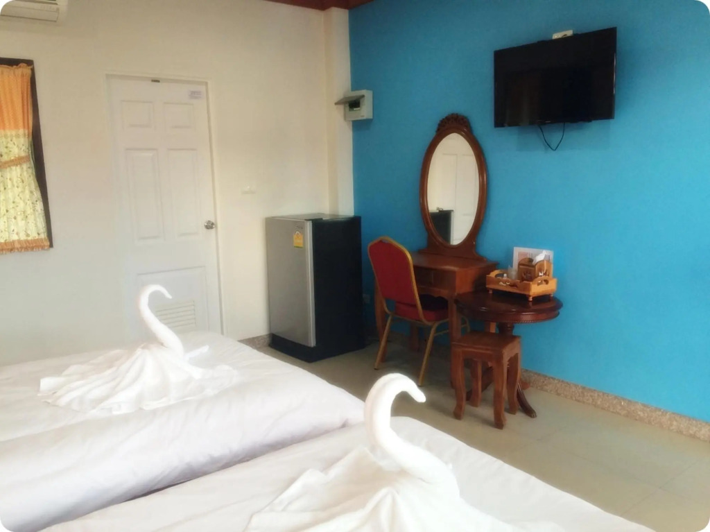 Vipat Bungkan Hotel