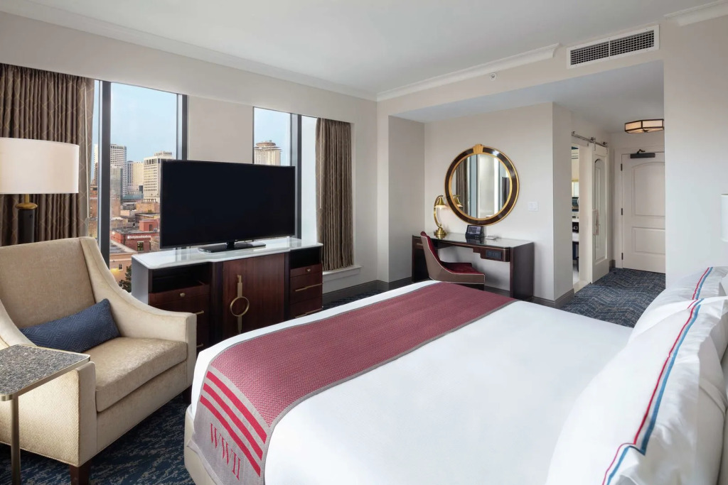 The Higgins Hotel New Orleans, Curio Collection by Hilton