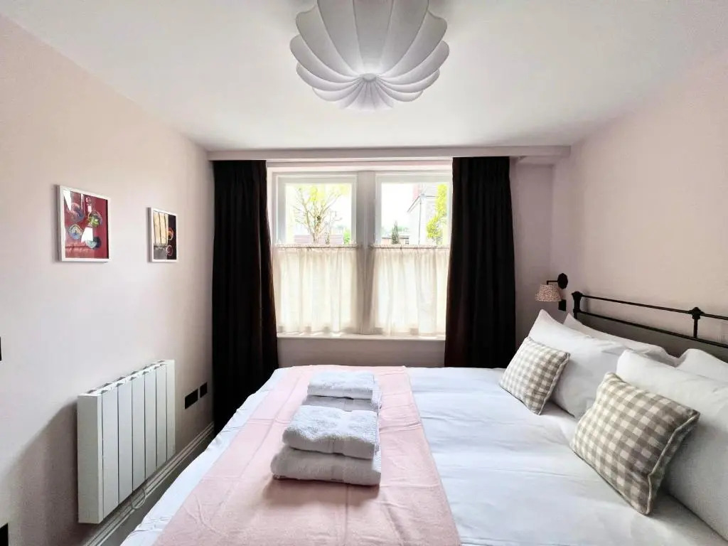 Redland Suites - Apartment 2