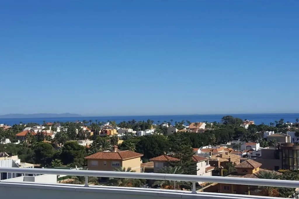 Ático 4 dormitorios cerca de la playa con gran terraza y 2 parkings