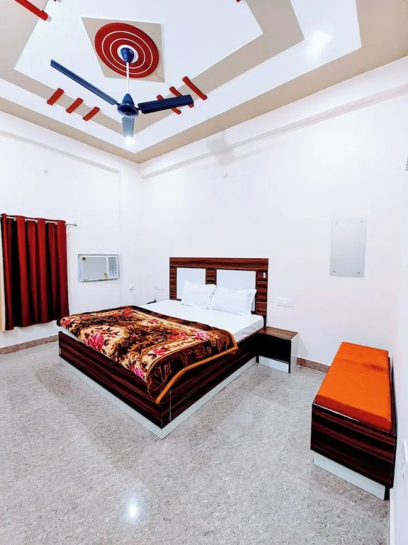 FabHotel Shree Venkatesh Nileyam - 300m from Ram Janam Bhumi